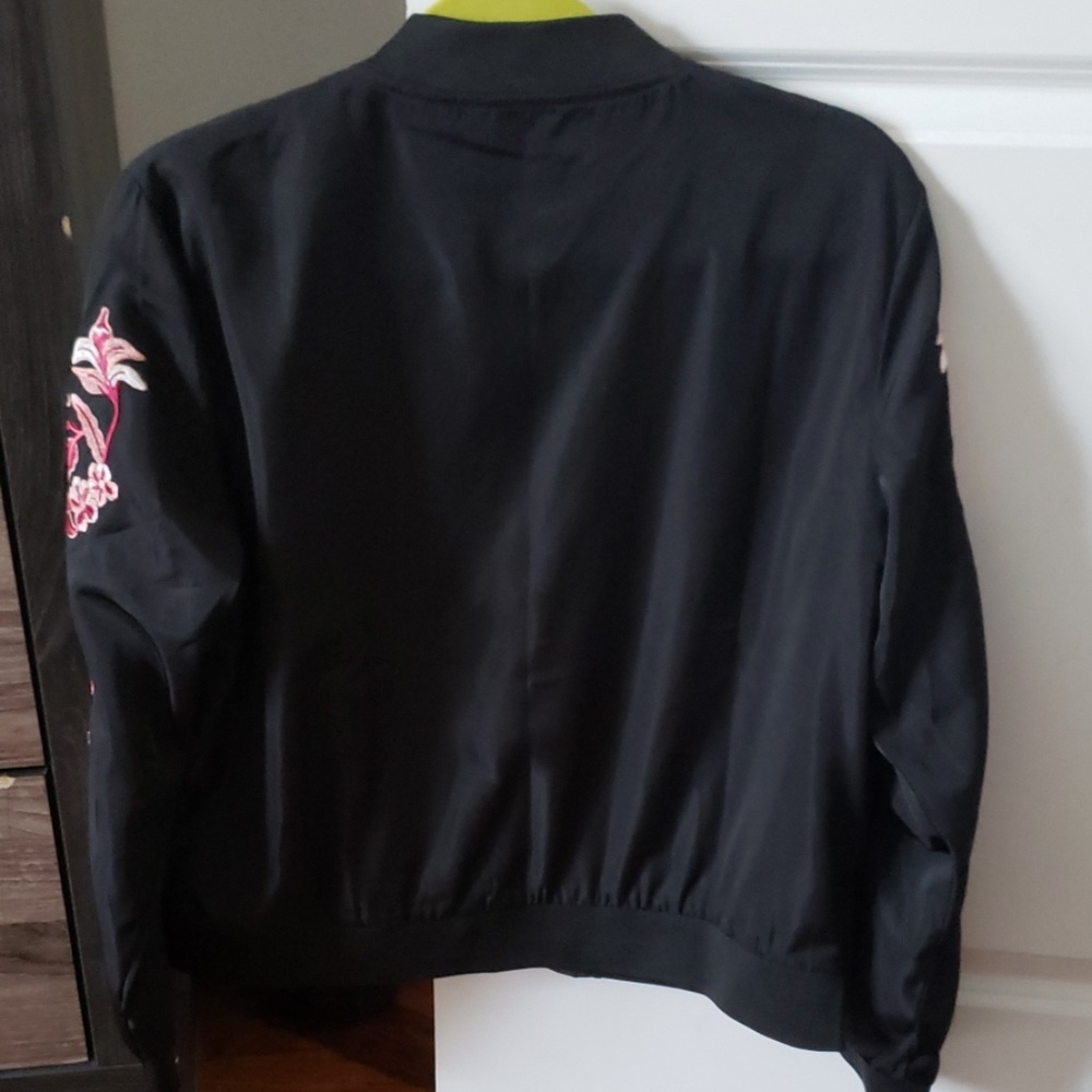 Jacket - Picture 2 of 4